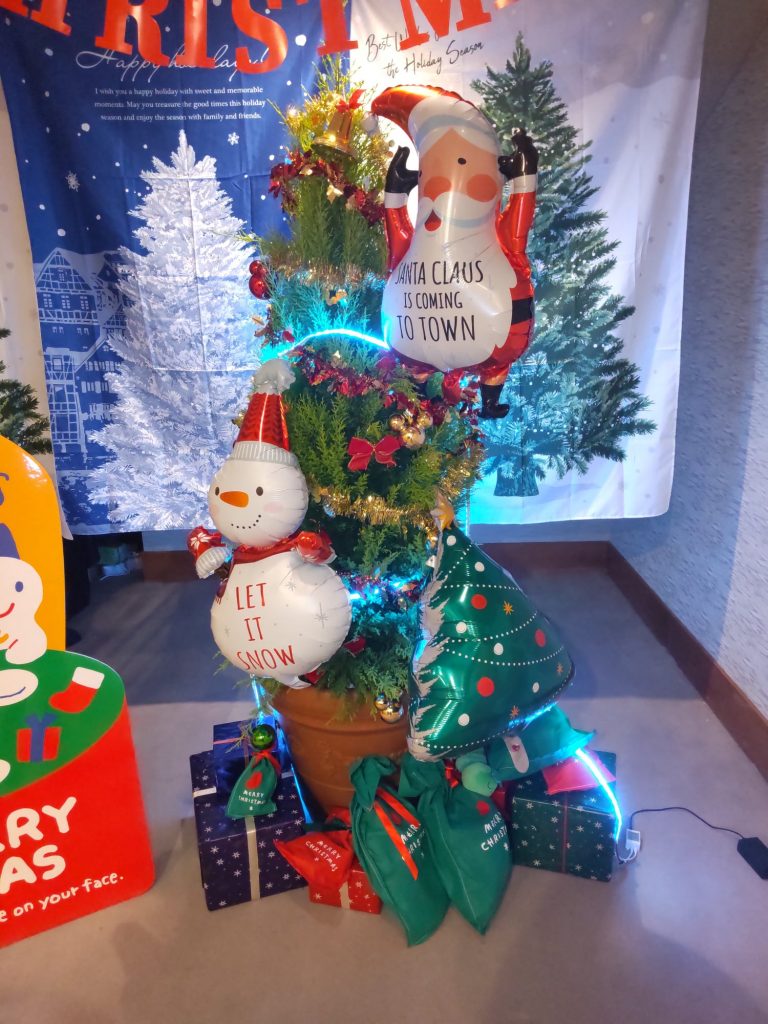 インスタ撮影スポットのクリスマスツリー