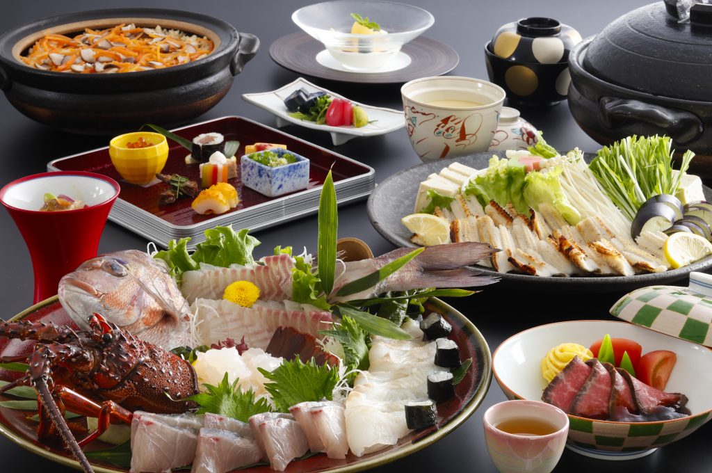 淡路島のオーシャンビュー客室で楽しむお部屋食の会席料理｜淡路インターナショナルホテル ザ・サンプラザ